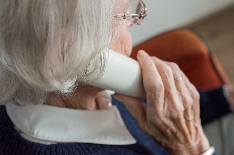 Телефон помощи для больных и пожилых людей!